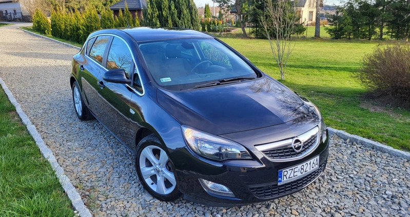 Opel Astra cena 27900 przebieg: 158500, rok produkcji 2010 z Kowalewo Pomorskie małe 106